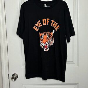 "Eye of Tiger" Graphic T-Shirt XL